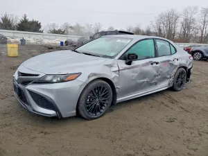 Toyota Camry SE 2.5L 4 2021