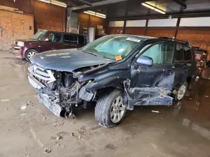 Toyota Highlander 3.5L 6 2013