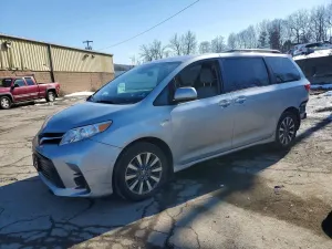 Toyota Sienna 3.5L 6 2020