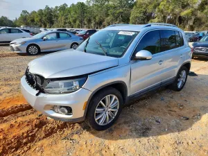Volkswagen Tiguan S 2.0L 4 2014
