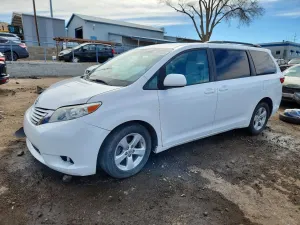 Toyota Sienna LE 3.5L 6 2015