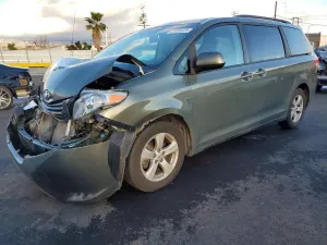 Toyota Sienna 3.5L 6 2011