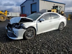 Toyota Camry XLE 2.5L 4 2023