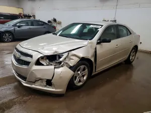Chevrolet Malibu LS 2.5L 4 2013