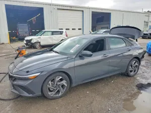 Hyundai Elantra 2.0L 4 2025