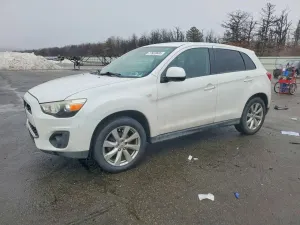 Mitsubishi Outlander ES 2.0L 4 2014