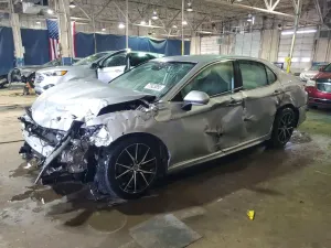 Toyota Camry SE 2.5L 4 2022