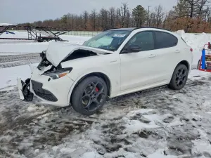 Alfa Romeo Stelvio 2.0L 4 2023