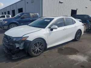Toyota Camry 2.5L 4 2023