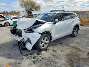 Toyota Highlander HYBRID LE 2.5L 4 2022