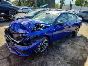 Hyundai Elantra 2.0L 4 2025