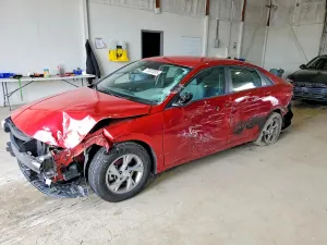 Hyundai Elantra SE 2.0L 4 2021