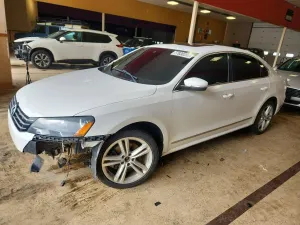 Volkswagen Passat SEL 2.0L 4 2013