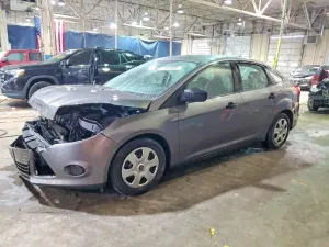 Ford Focus S 2.0L 4 2013