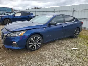 Nissan Altima SR 2.5L 4 2020
