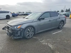 Nissan Altima SR 2.5L 4 2022
