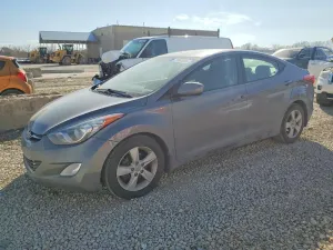 Hyundai Elantra GLS 1.8L 4 2013