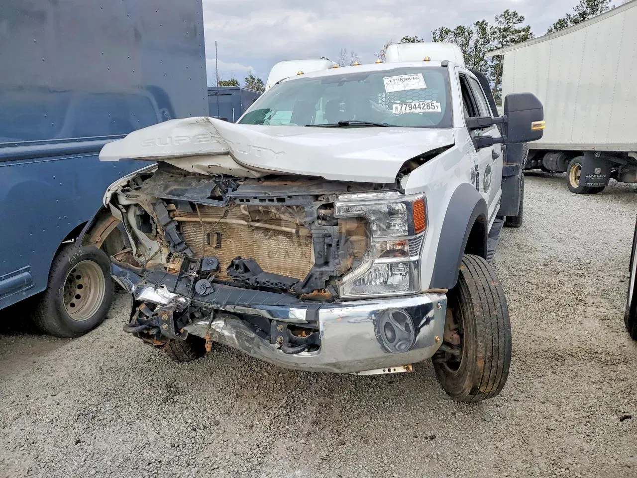 Ford F-450 6.7L 8 2022