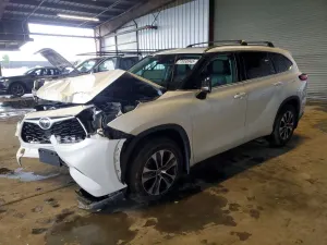 Toyota Highlander XLE 3.5L 6 2020