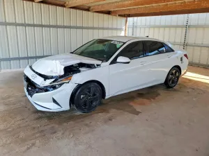 Hyundai Elantra 2.0L 4 2021