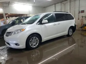Toyota Sienna XLE 3.5L 6 2017