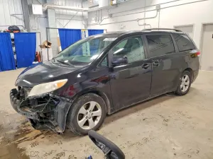 Toyota Sienna 3.5L 6 2012