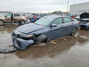 Hyundai Elantra 2.0L 4 2024