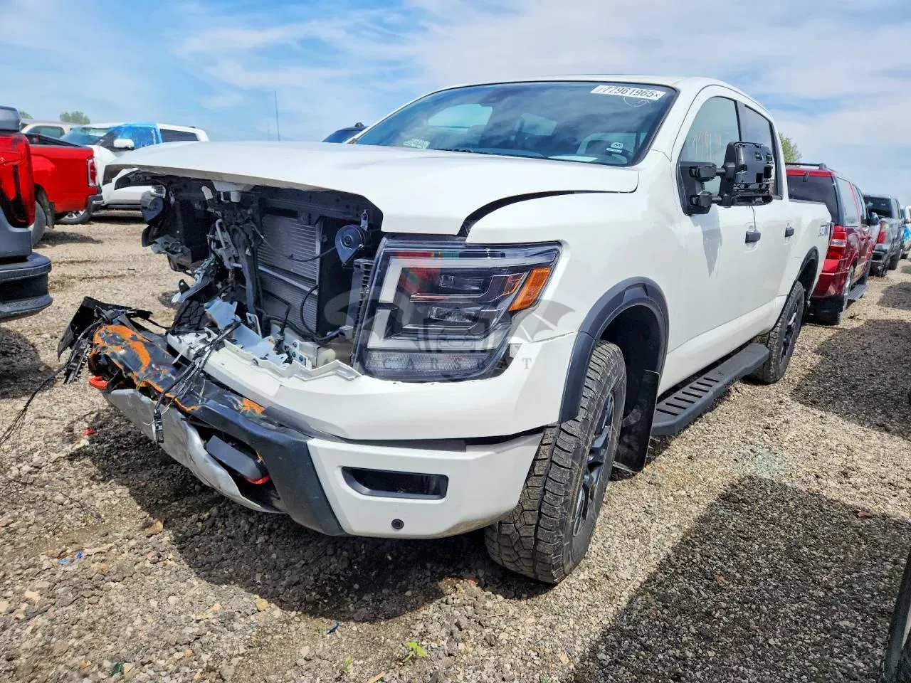 Nissan Titan PRO-4X 5.6L 8 2024