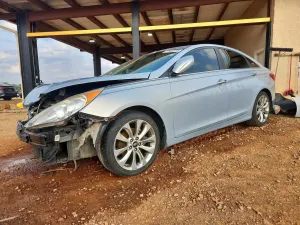 Hyundai Sonata SE 2.4L 4 2013