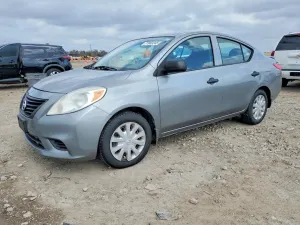 Nissan Versa S 1.6L 4 2013