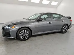 Nissan Altima 2.5L 4 2025