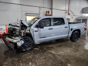 Toyota Tundra 5.7L 8 2018