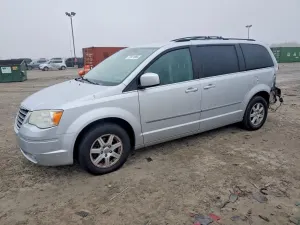 Chrysler Town & Country TOURING 3.8L 6 2010