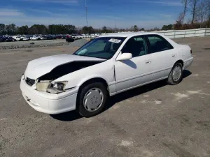 Toyota Camry CE 2.2L 4 2001