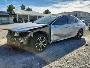 Toyota Camry SE 2.5L 4 2020