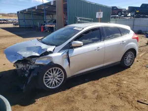 Ford Focus SEL 2.0L 4 2012