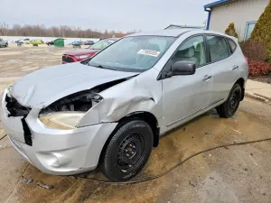 Nissan Rogue S 2.5L 4 2013