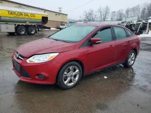 Ford Focus SE 2.0L 4 2013