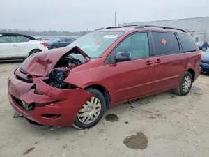 Toyota Sienna CE 3.5L 6 2010