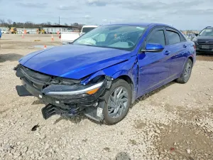Hyundai Elantra 2.0L 4 2024