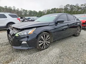 Nissan Altima SR 2.0L 4 2020