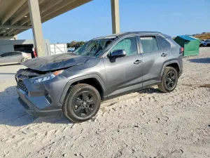 Toyota Rav4 XLE 2.5L 4 2020