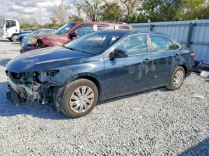 Toyota Camry LE 2.5L 4 2017