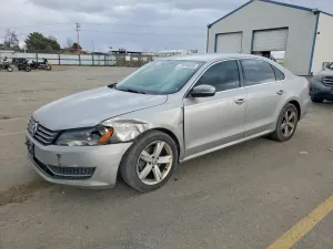 Volkswagen Passat SE 2.5L 5 2013