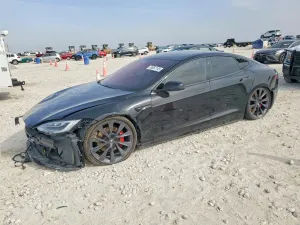 Tesla Model S 2021