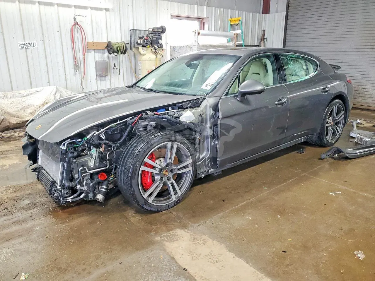 Porsche Panamera 4.8L 8 2013