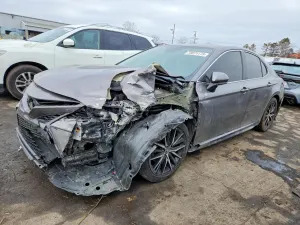 Toyota Camry SE 2.5L 4 2021