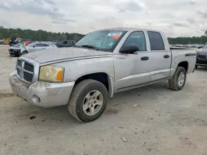 Dodge Dakota QUAD SLT 3.7L 6 2005