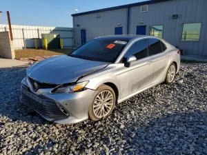 Toyota Camry XLE 2.5L 4 2020