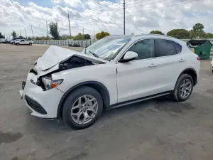 Alfa Romeo Stelvio 2.0L 4 2019